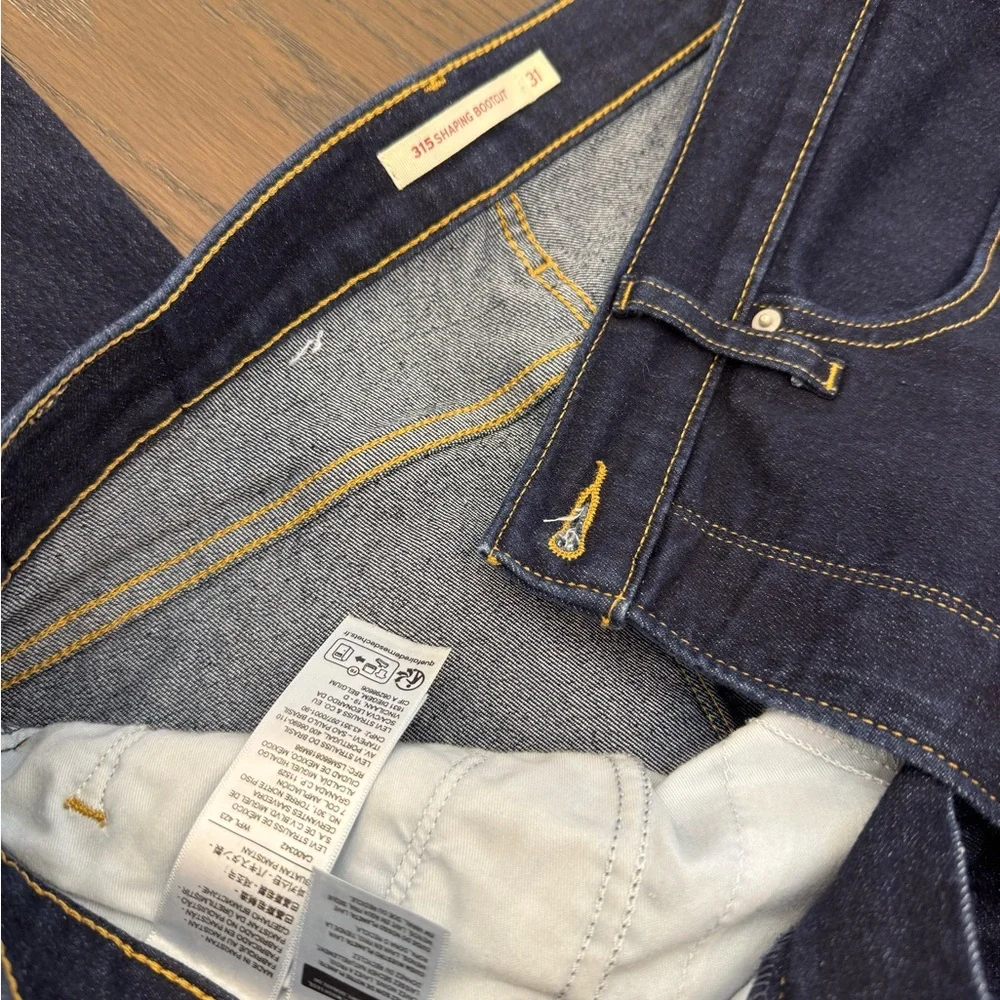 Levi's 315 shaping bootcut Dark Indigo Boot Cut Jeans womens sz 31 - Picture 5 of 6